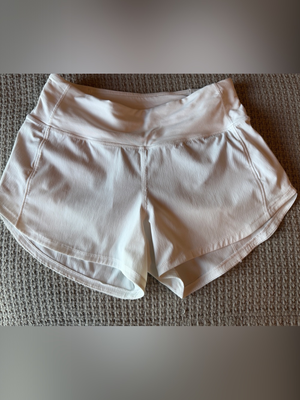 Lululemon Speed Up Mid-Rise 2.5 Shorts